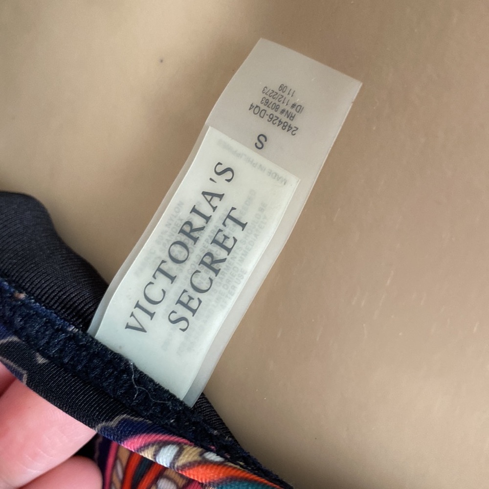 Victoria’s Secret Bikini (LR2) - Picture 5 of 5